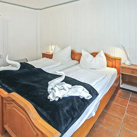 Fh Pink Holiday home Warenthin
